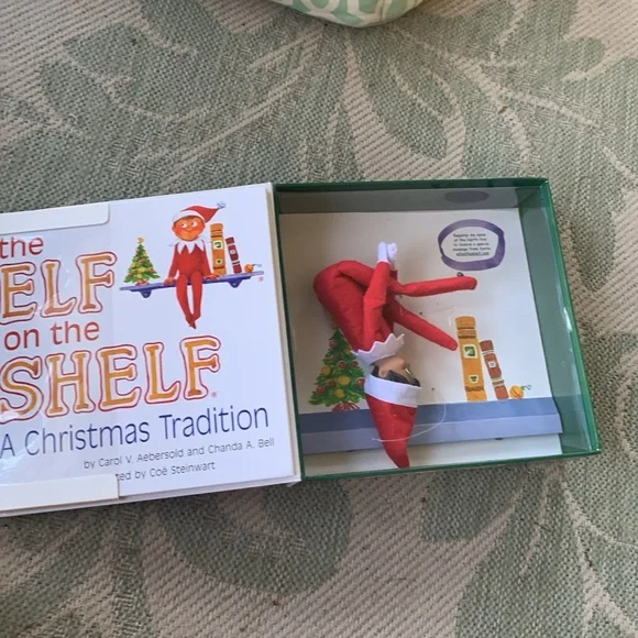 The Elf on the Shelf Tradition Boy Elf - Picture 7 of 7